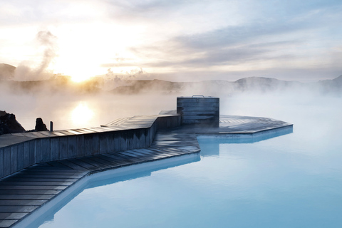 Vanuit Reykjavik of Keflavik: vervoer naar de Blue LagoonVan Reykjavik naar de Blue Lagoon