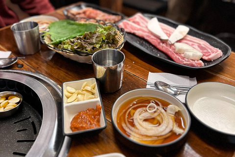 Prove comida de rua escondida em Seul com um tour gastronômico de 2,5 horasProve comida de rua escondida em Seul