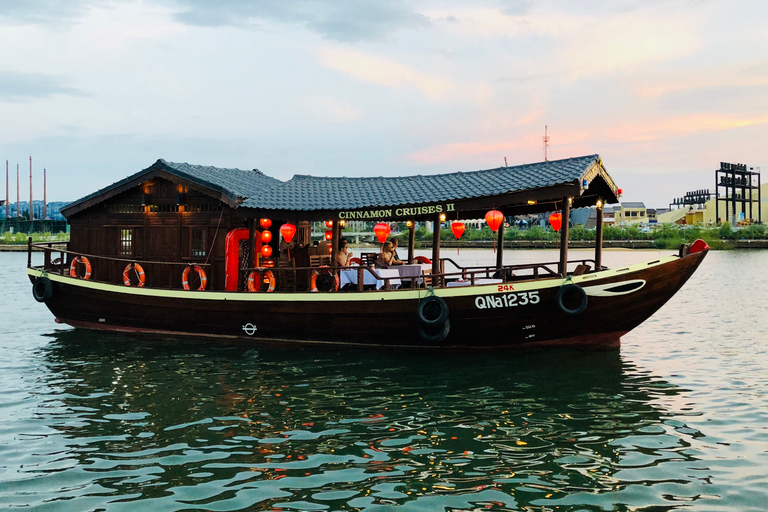 Hoi An: Schifffahrt bei Sonnenuntergang mit Dinner