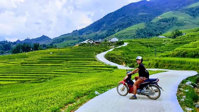 motorcycle tour around sapa meet the locals