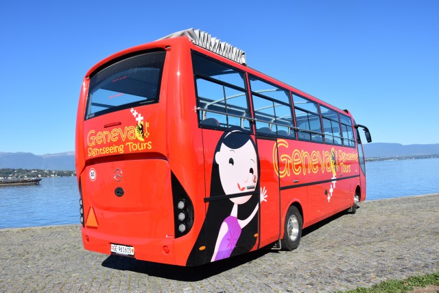 Visit Geneva Hop-on Hop-off Sightseeing Bus and Mini-Train Tour in Genève