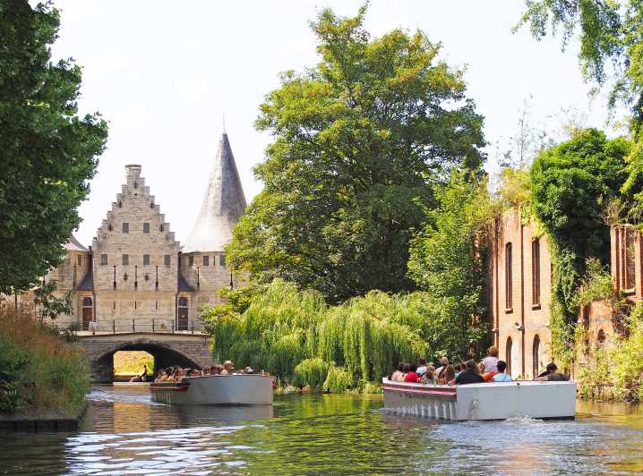 Ghent: Passeio de barco guiado de 50 minutos pelo centro medieval