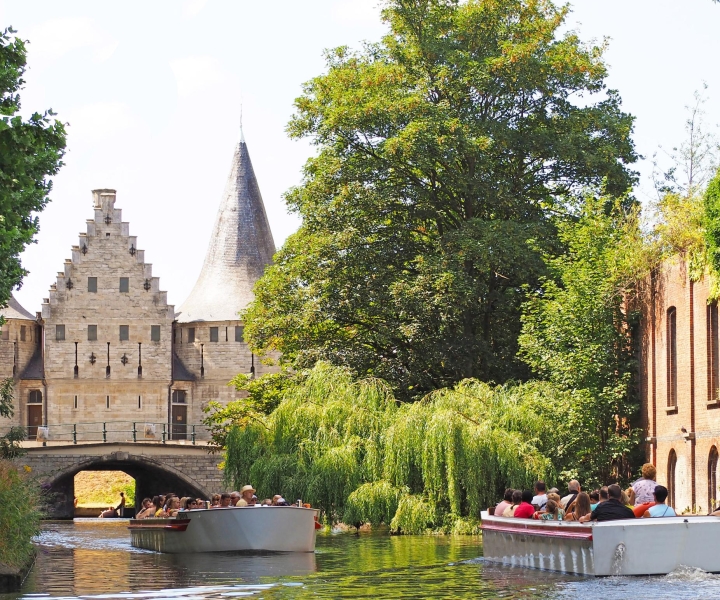 Gent: Geführte Bootsfahrt durchs mittelalterliche Zentrum