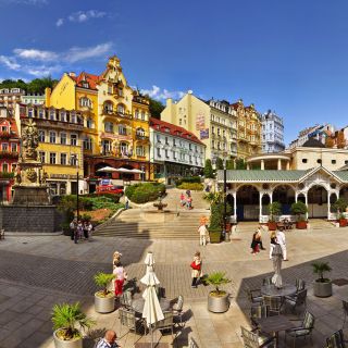 Från Prag: Dagsutflykt till kurorten Karlovy Varly