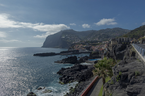 Funchal: Private Guided Cabo Girão TourMadeira: Guided Cabo Girão Tour ENG/PT/ES