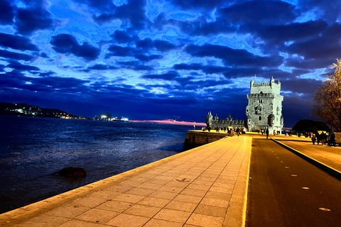 Découvrez l'histoire de Lisbonne à bord d'un tuk-tuk.Visite historique de Lisbonne en tuk-tuk électrique
