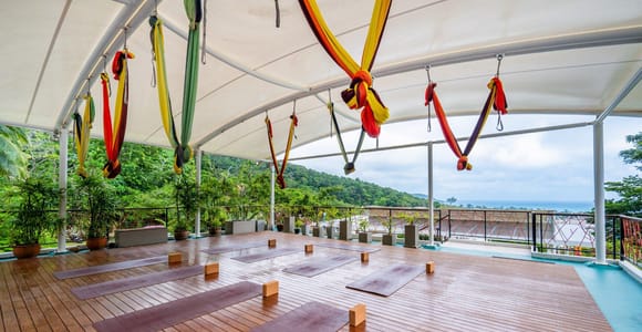 Phuket: Aerial Yoga Class with Rooftop Views
