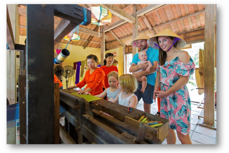 Hoi An: recorrido de medio día por el proceso de producción de telas de sedaTour en grupo (máximo 15 pax / grupo)