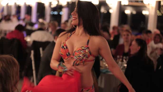 bosphorus dinner cruise with live performances experience