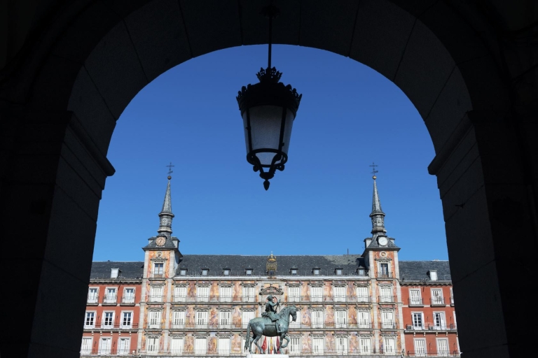 Madrid: promenade privée d'une journée consacrée à l'histoire et aux légendes