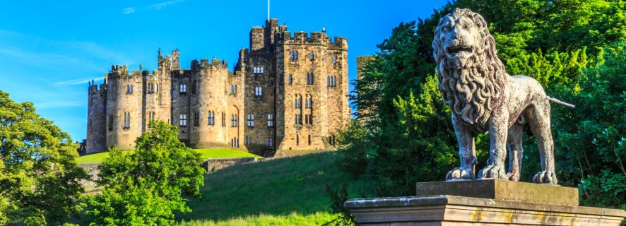From Edinburgh: Alnwick Castle and Scottish Borders Tour