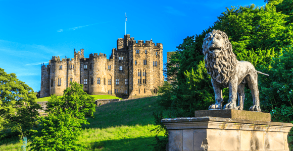 From Edinburgh: Alnwick Castle and Scottish Borders Tour