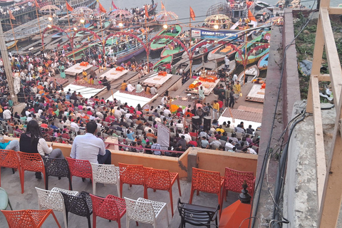 Excursão a Manikarnika Ghat e Ganga Arti