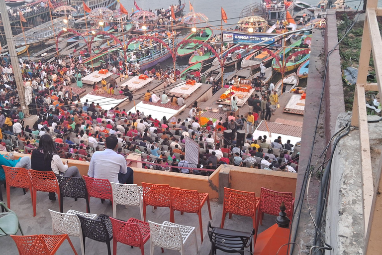 Manikarnika Ghat en Ganga Arti Tour