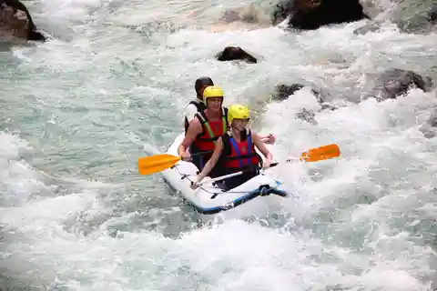 Bovec: Rafting Privado en el Río Soča para Parejas