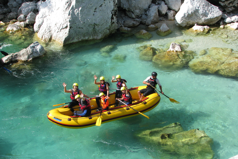 Bovec: Ganztägiges Rafting mit Picknick auf der SočaBovec: Ganztages-Rafting-Erlebnis auf der Soča mit Picknick