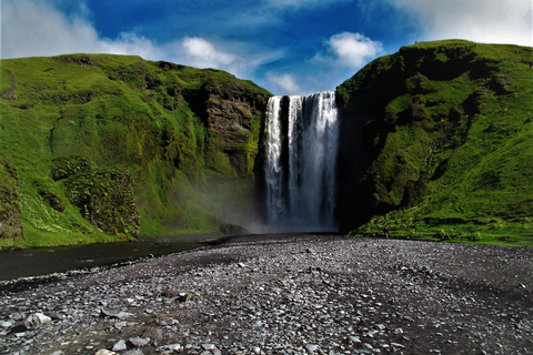 Costa meridionale dell&#039;Islanda: tour di 2 giorni della Grotta del Ghiaccio Blu e di JokulsarlonCosta meridionale dell&#039;Islanda: grotta di ghiaccio blu di 2 giorni e tour di Jokulsar