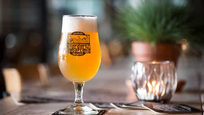 monnickendam brewery experience with beer and food tasting
