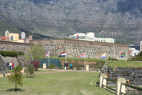 Cape Town:Robben Island,& Table Mountain private city tour