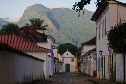 Quartier historique de Paraty : Visite à pied avec dégustation de CachacaParaty : Visite à pied en anglais avec dégustation de cachaca