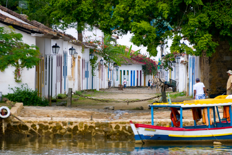 Quartier historique de Paraty : Visite à pied avec dégustation de CachacaParaty : Visite à pied en anglais avec dégustation de cachaca