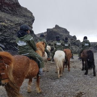 Reykjavik: Red Lava Horse Riding Tour