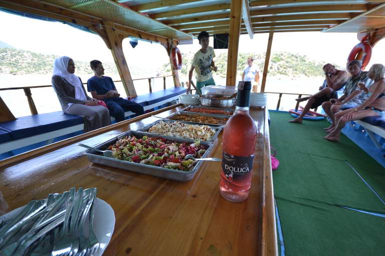 Kalkan: Bootsfahrt zur versunkenen Stadt KekovaAb Kalkan: Bootstour zur versunkenen Stadt Kekova