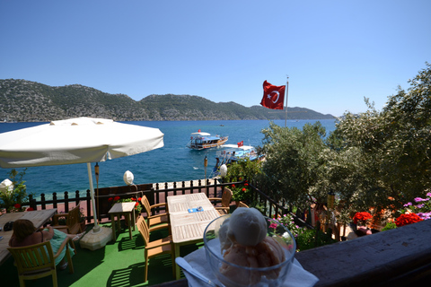 Kalkan: Bootsfahrt zur versunkenen Stadt KekovaAb Kalkan: Bootstour zur versunkenen Stadt Kekova