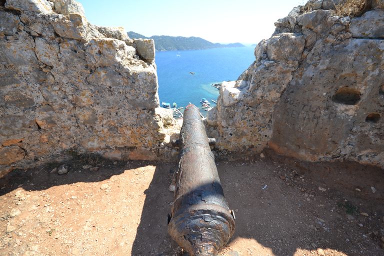 Kalkan: Bootsfahrt zur versunkenen Stadt KekovaAb Kalkan: Bootstour zur versunkenen Stadt Kekova