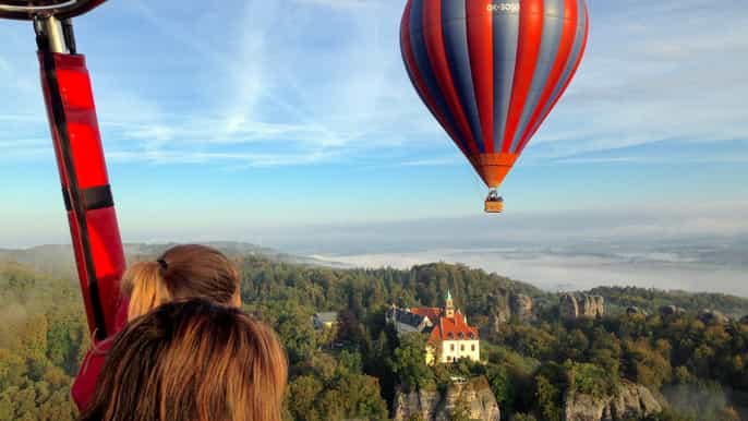 prague hot air balloon tour