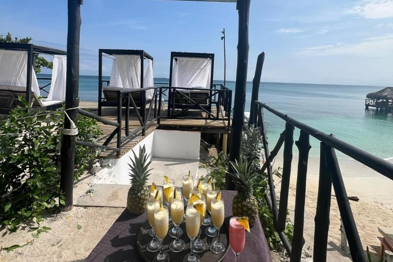 Cartagena: Sol y Papaya Beachclub - Daytour in Isla Grande!