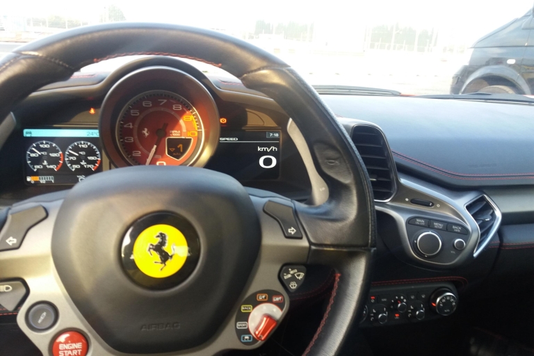 Milaan: Testrit met een Ferrari 458 op een racecircuit met video