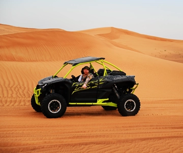 Dubaj: Samodzielna przygoda z buggy z opcjonalną kolacją BBQ