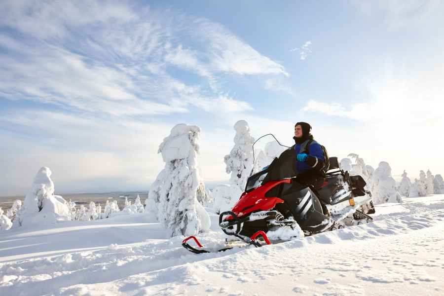 North Pole: 1-stündige Schneemobil-Tour. Foto: GetYourGuide
