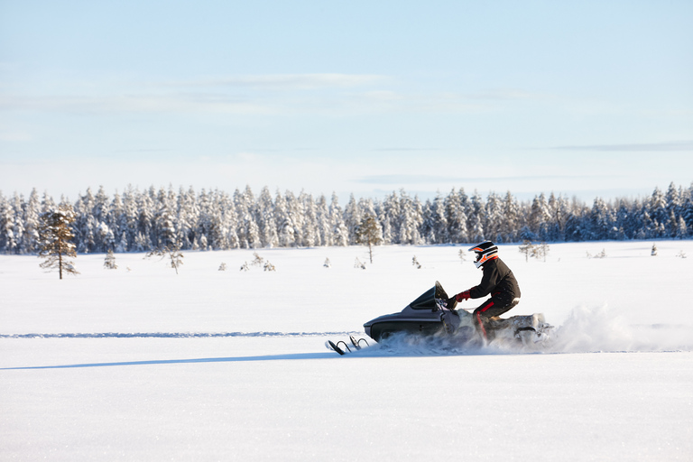 Fairbanks, Alaska: Guided Snowmobile Tour Snowmobile Tour: Couple (2 riders per sled)