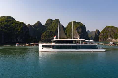 Hanoi: 8-Hour Ha Long Bay and Lan Ha Bay Luxury Cruise Tour