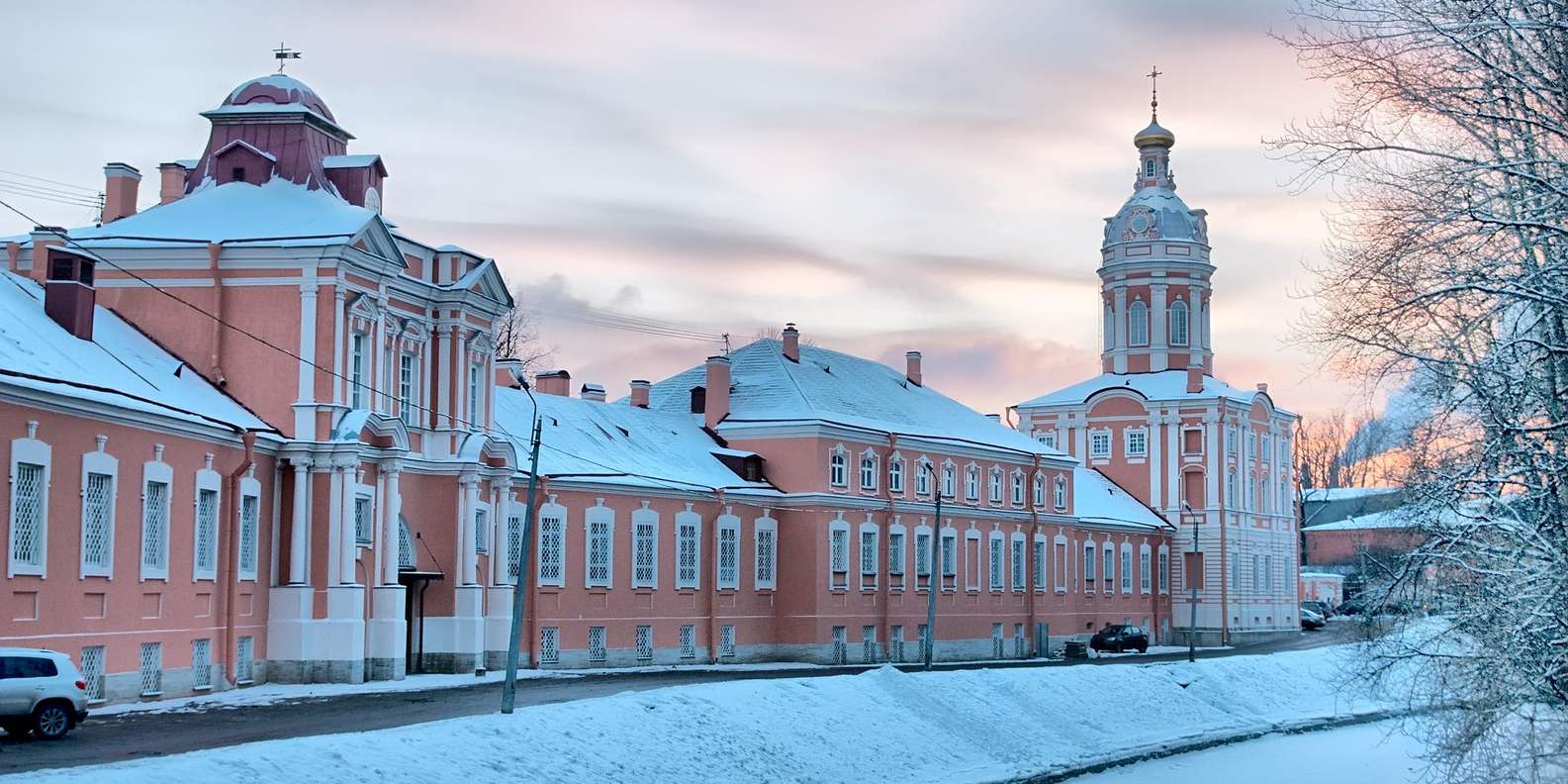 Petersb rus. Александро-Невская Лавра в Санкт-Петербурге. Просфорный корпус Александро-Невской Лавры. Александро Невская Лавра Северо Западная башня. Северо-Западная (ризничная) башня Александро-Невской Лавры.