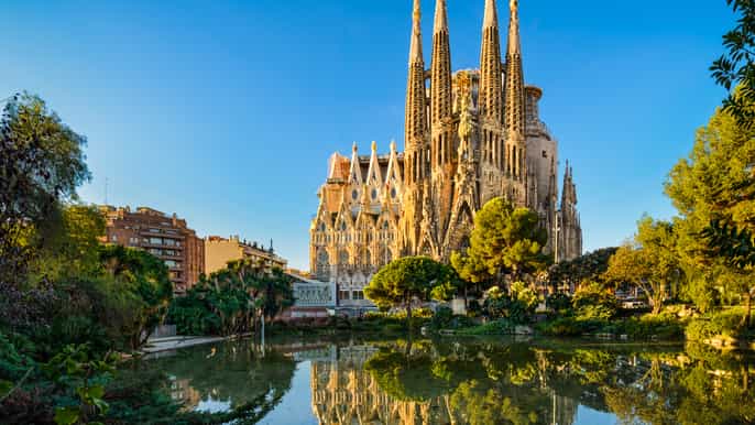 barcelona fullday guided city highlights tour