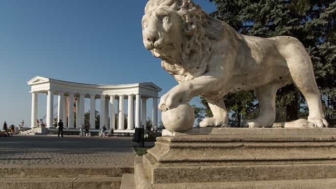 odessa private walking tour through palaces