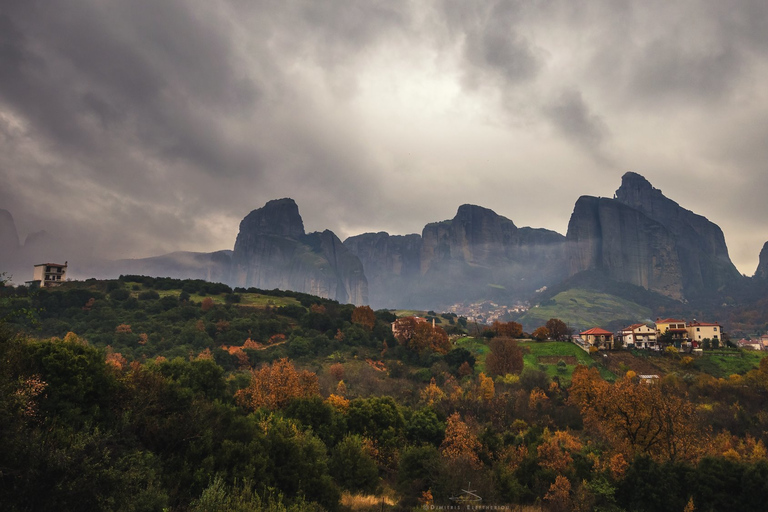 Von Athen: Fahrt mit dem Zug nach Meteora mit ÜbernachtungZwei Tage in Meteora von Athen