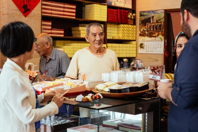 Taipei: Private Food Tour – 10 Tastings with Locals