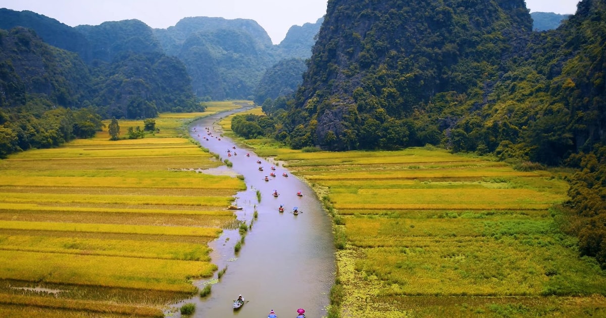 Tam Coc - Bich Dong : Caving & River Cruising to the Paradise in Ninh Binh, IndoChina Travel Blog Series, Vietnam