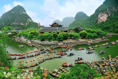 Trang An & Tam Coc: 1-Day Tour with Boat Trip from Hanoi