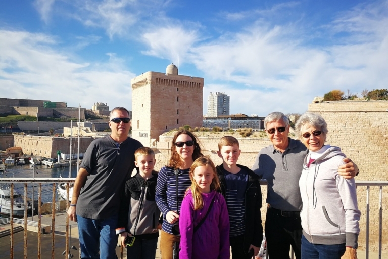 Marseille : visite à pied du centre-ville privé avec croisièreVisite privée avec point de rencontre