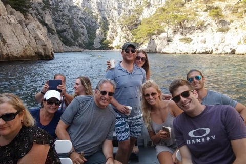 Marseille: Day Boat Ride in the Calanques with Wine Tasting