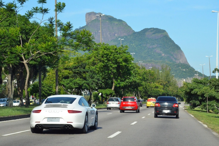 Do / z lotnisk w Rio de Janeiro: prywatny transferGIG/SDU z lotniska do strefy zachodniej – samochód Executive
