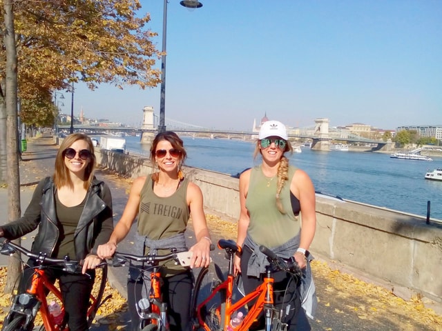 Budapest: Easy Ride Afternoon Bicycle Tour 2.5hours