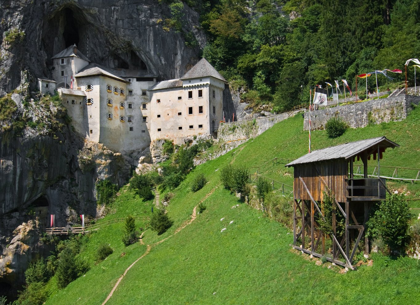 Ljubljana: Tur med en lille gruppe til Postojna-grotten og Predjama-slottet