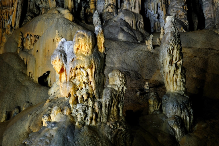 Excursión de medio día a la Cueva de Postojna y el Castillo de Predjama