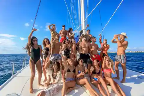 Isla Mujeres Plus Experience Catamaran Tour + Snorkel+Lunch